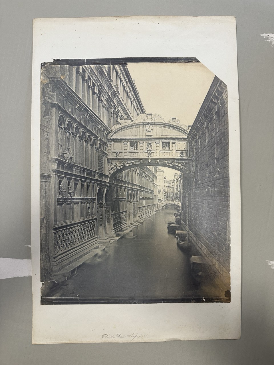 Venezia — Ponte dei Sospiri, papier salé c.1852. Auteur non identifié.